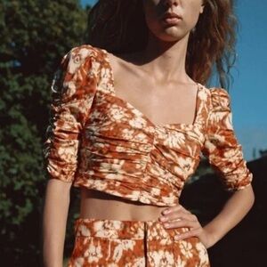 ZARA RUCHED CROP TOP FLORAL ORANGE XS